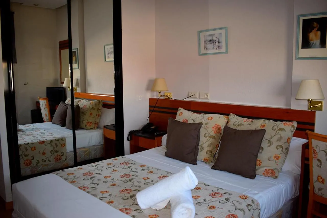 ****  Hotel Aeropuerto Madrid Torre Hogar Premium Torrejón de Ardoz Spanien