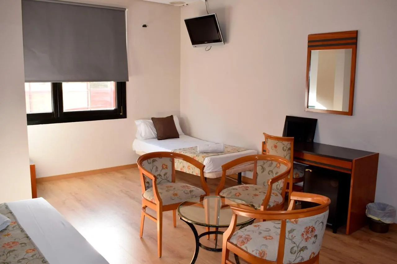 Hotel Aeropuerto Madrid Torre Hogar Premium Torrejón de Ardoz 4*,