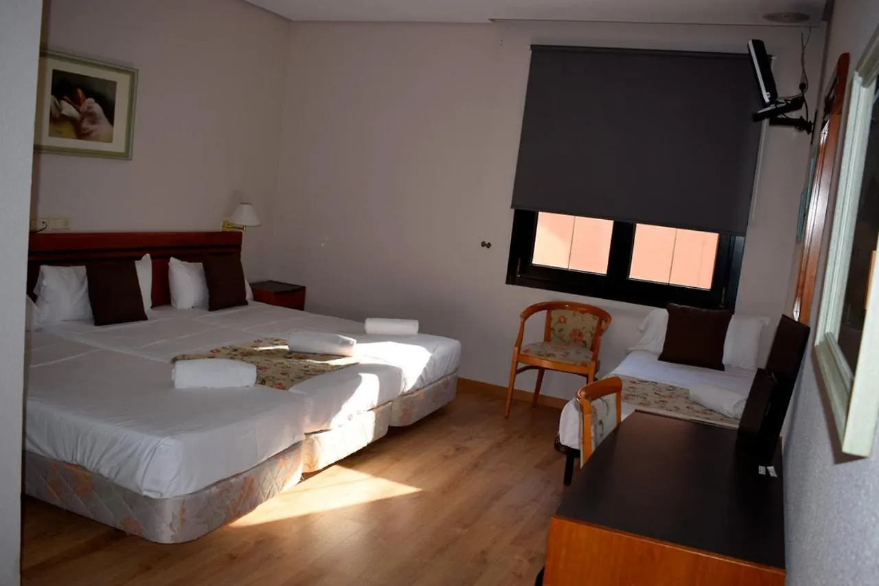Hotel Aeropuerto Madrid Torre Hogar Premium Torrejón de Ardoz 4*,  Spanien